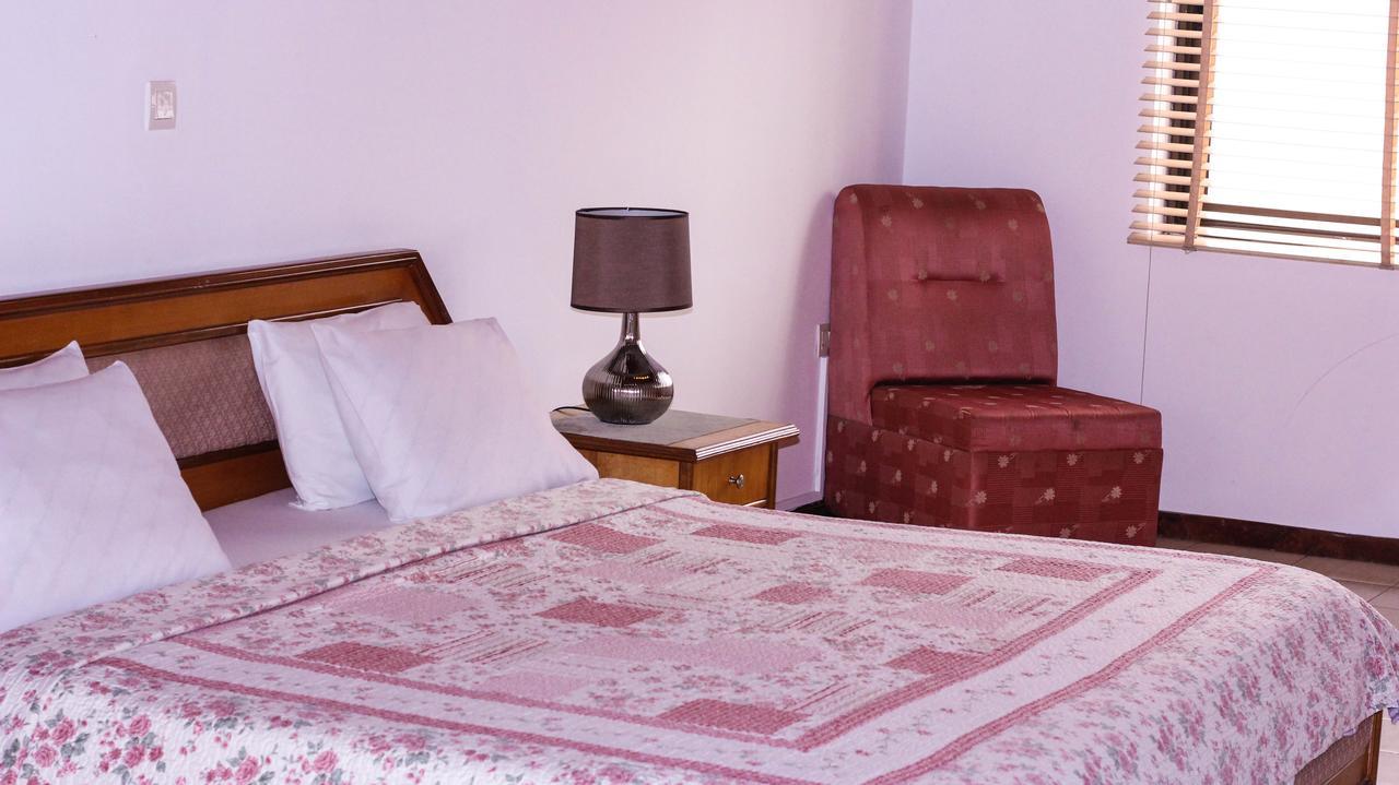 Lavender Lodge Hotel Аккра Экстерьер фото
